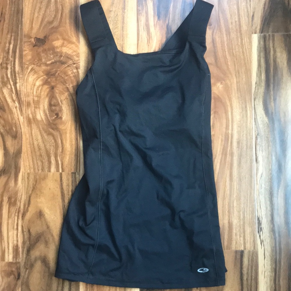 Cross-back duo-dry material